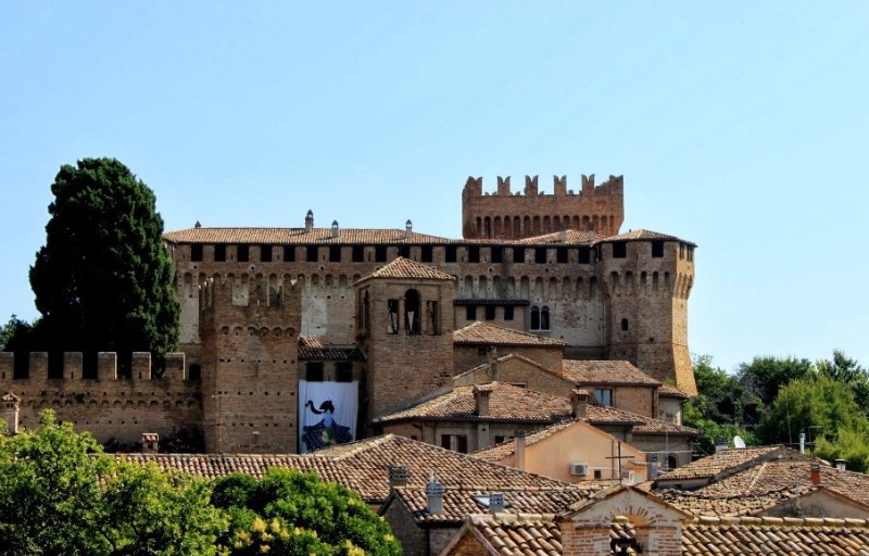 Carnevale di Fano e castello di Gradara