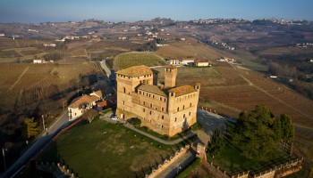 Le Langhe: Vigneti, Borghi, Castelli