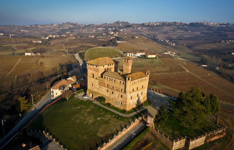 Le Langhe: Vigneti, Borghi, Castelli