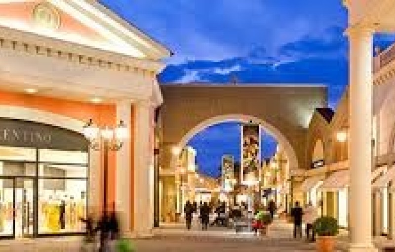 Prato ed Outlet di Barberino del Mugello